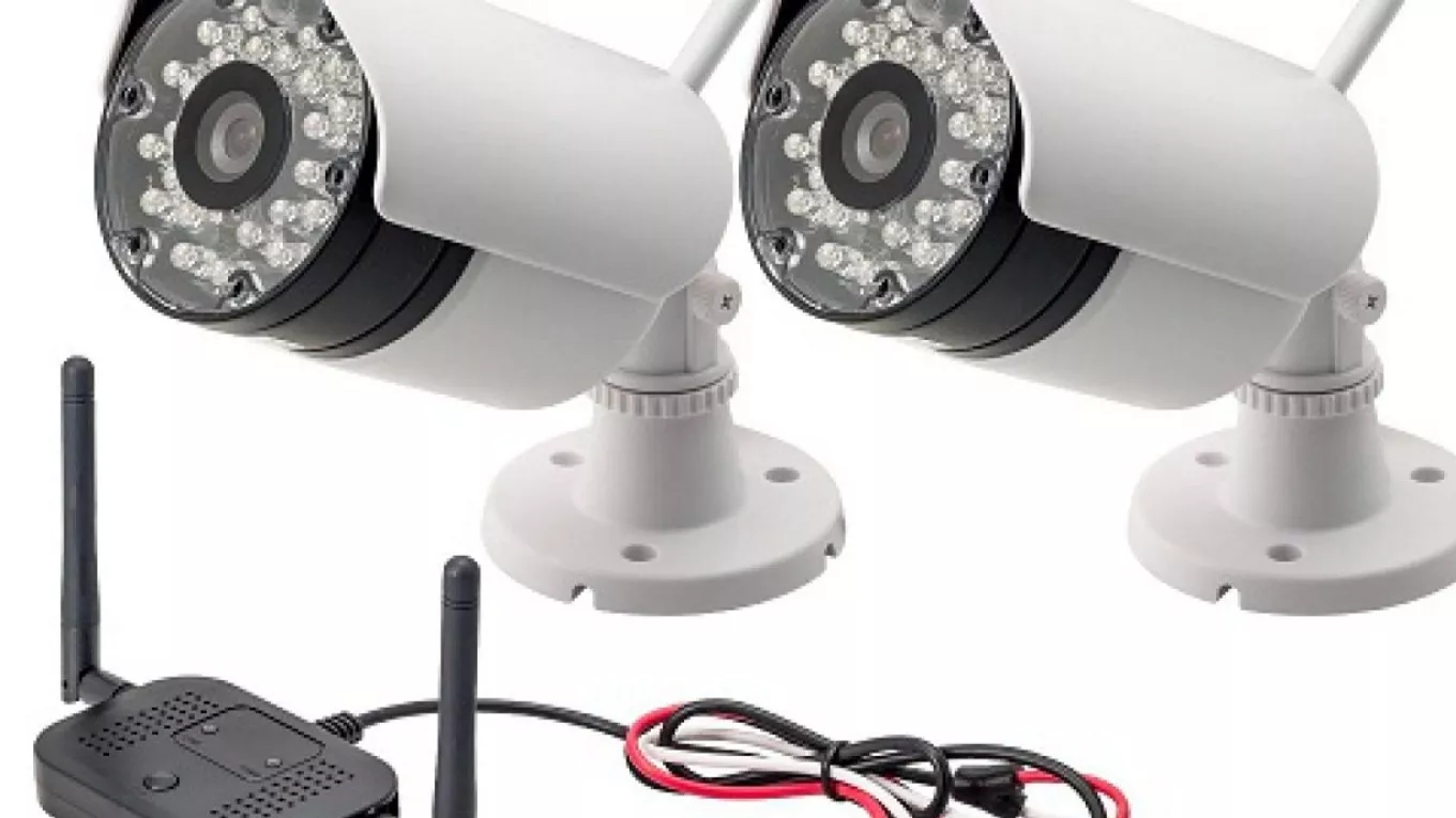 What is the difference between a smart camera and a CCTV camera?