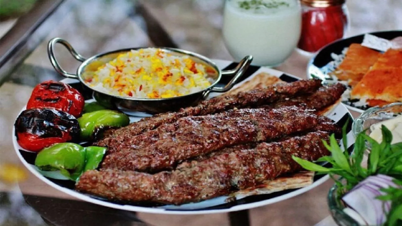 Hojjat restaurant in Fuman