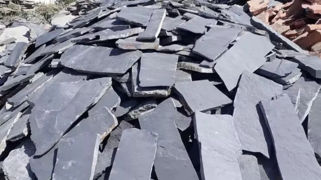 Implementation of the facade stone of the building and crushed stone sheet Malon Saeedi in Bomehan, Tehran