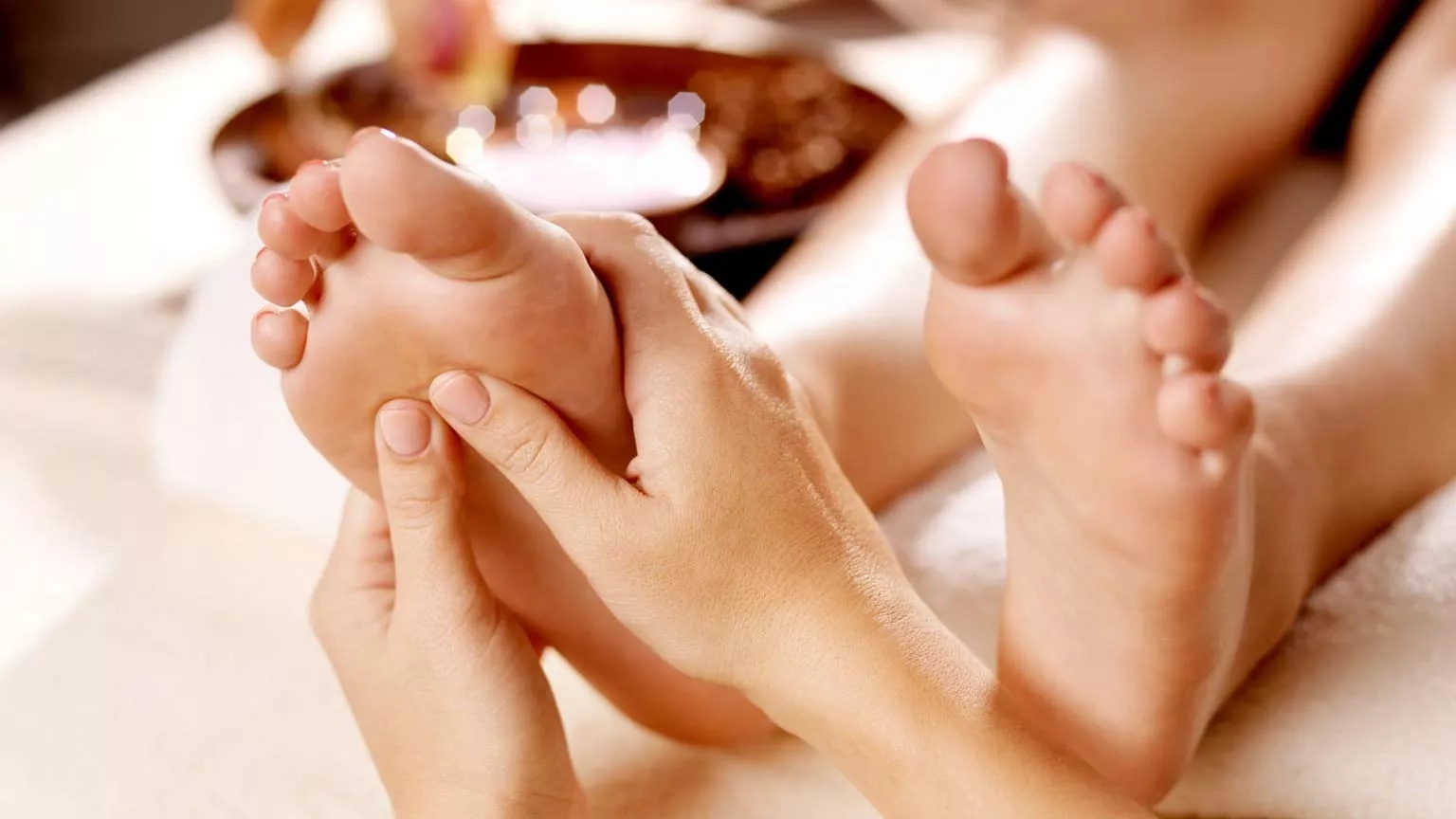 Massage therapy and physiotherapy services at Gilan's home, a huge massage in Talash Hashtpar
