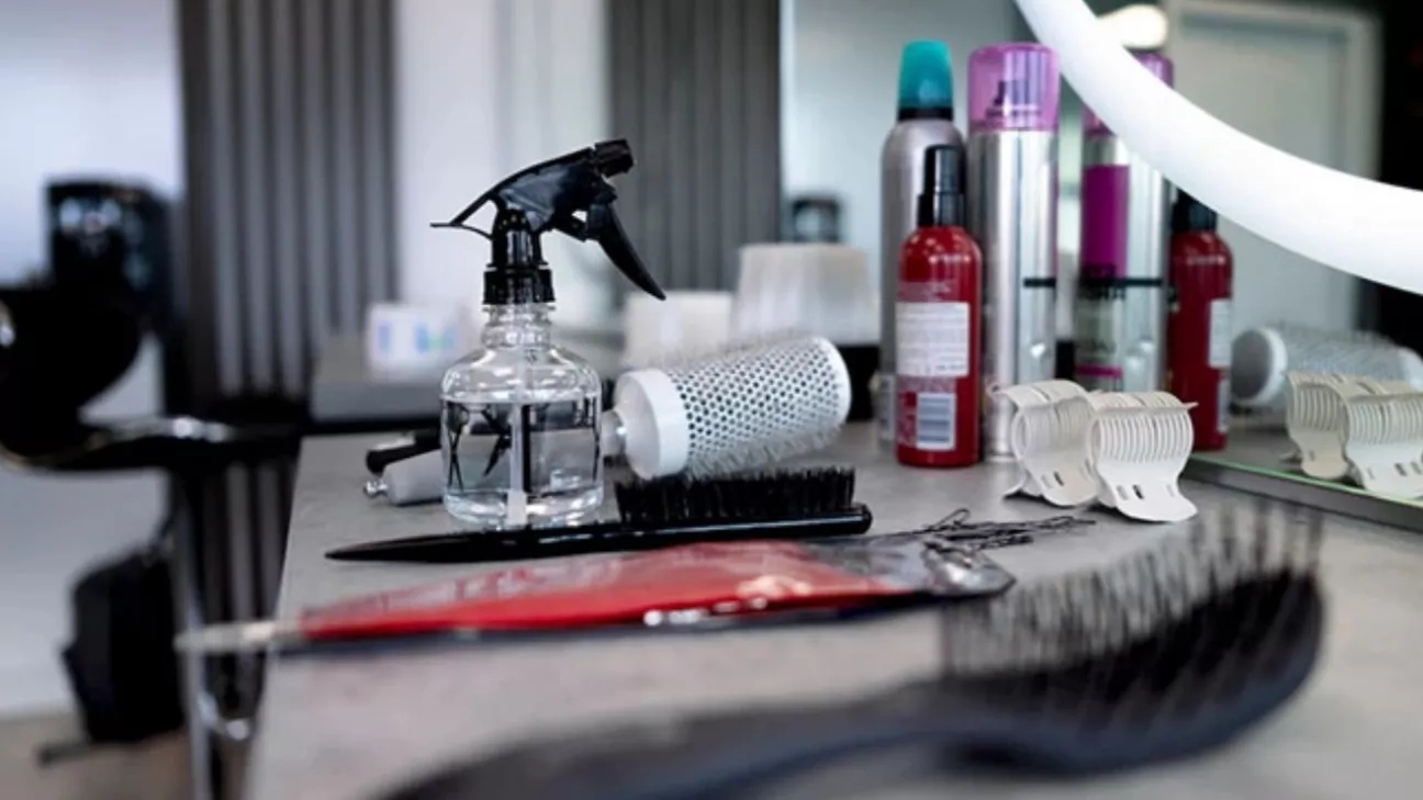 المبدأ المهم في اختيار صالون التجميل الجيد (صالون شيما للتجميل، مركز متخصص للأظافر وتطويل الرموش والكيراتين في طهران وكرج)