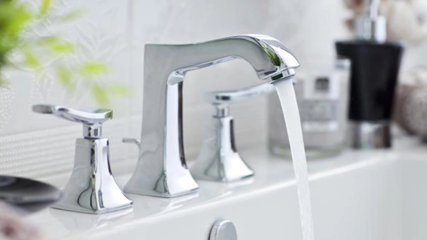 Sales of faucets, sanitary accessories and washroom cabins in Sadaf store in Kermanshah