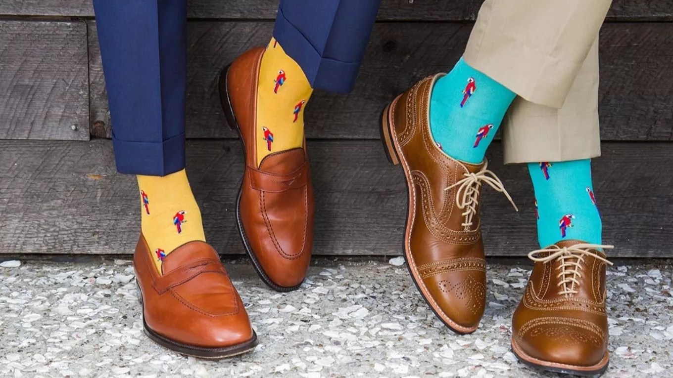 What are the principles of wearing socks?