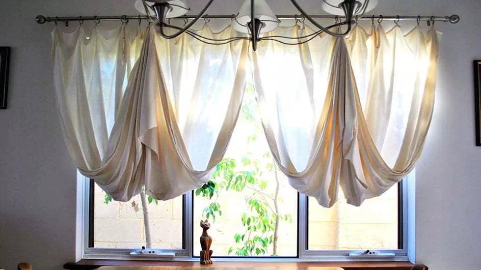 Types of designs and colors of kitchen curtains