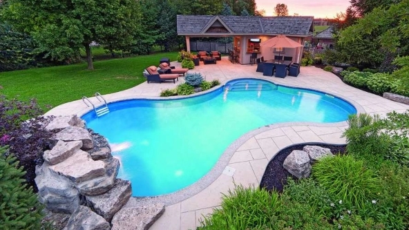 Construction of a concrete pool