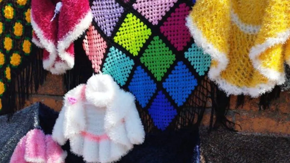 Tightening knitted clothes: