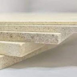 Arin Pazh, Meşhed'deki hb board panelinin satış temsilcisi