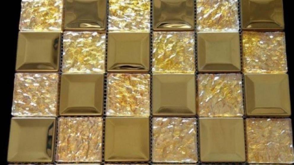 Leon ceramic and tile trading in Qom