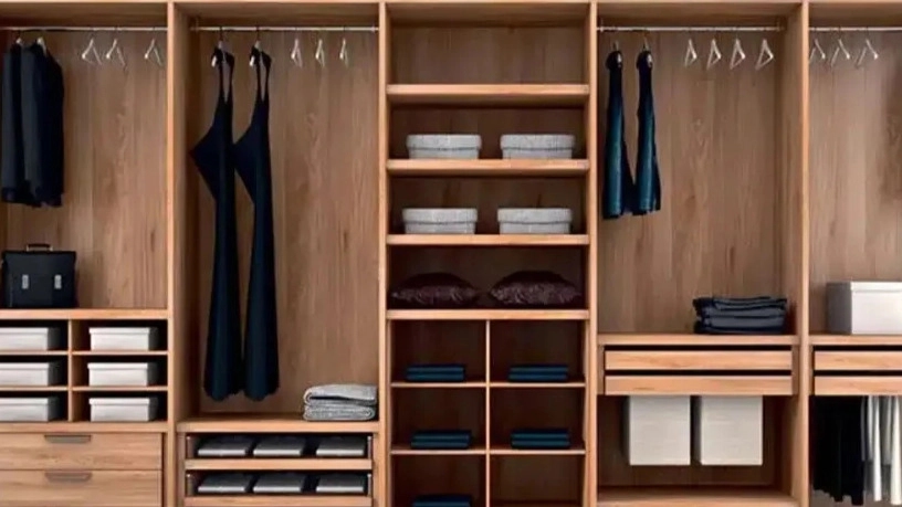 Membrane wardrobe is better or high glass?
