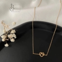 Roza Gold Gallery, Birjand'da erkek deri bileklik ve kolyelerden oluşan yarım set