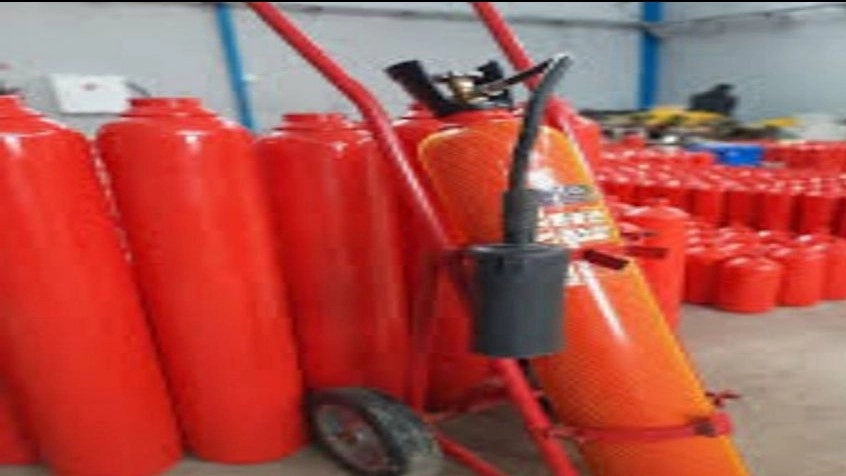 Painting fire extinguishers in Gilan