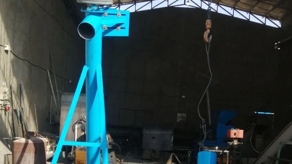 Mardon or lift to transfer materials