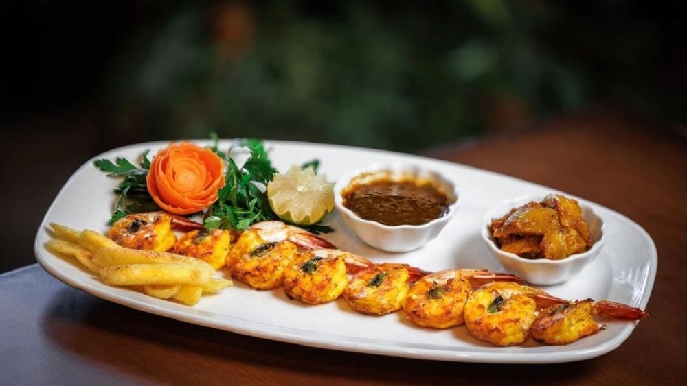 Shrimp baking method at Qeshm Paradise Restaurant