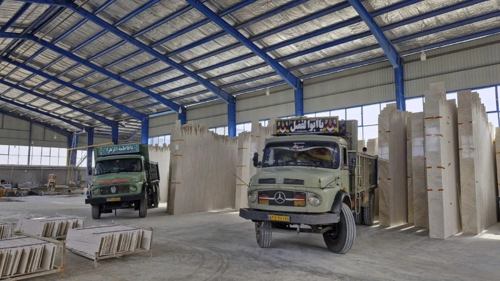 Loading Abbas Abad Stone from Amiri Stone Industry to Hamedan