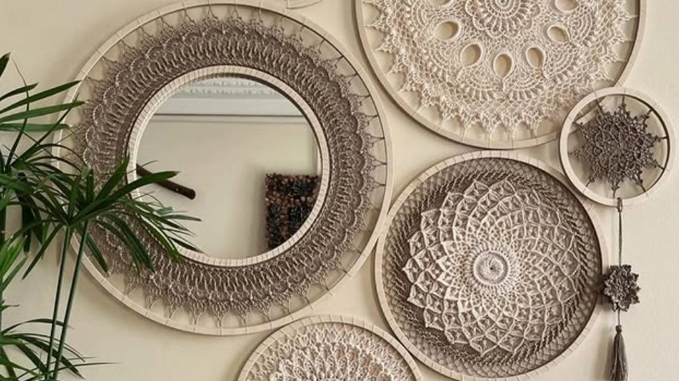 "Dream Art" sitesi, Mohammadiye şehrinde Mandalabafi duvar süslerini sanatsal ve profesyonel bir yaklaşımla satın alma yolunda özel bir yer edinmeyi başaran ve sanatsever izleyicilerin ilgisini çekmeyi başaran isimlerden biridir.