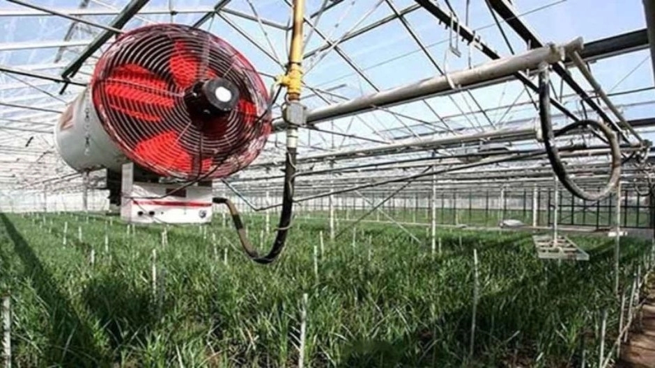 Construction of gas and diesel greenhouse heaters in Golshan, Isfahan
