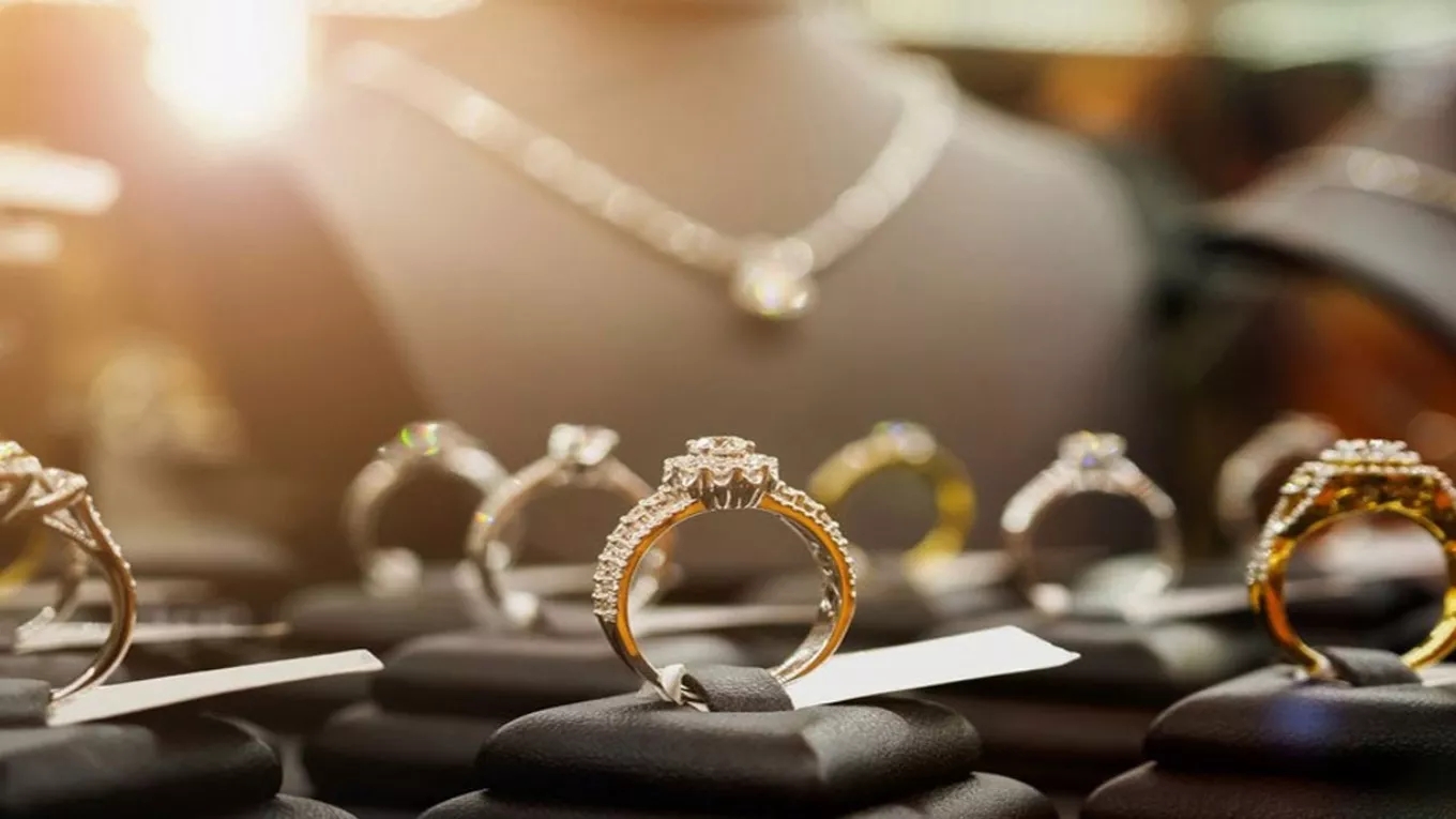 Gallery of watches and accessories in Tehran