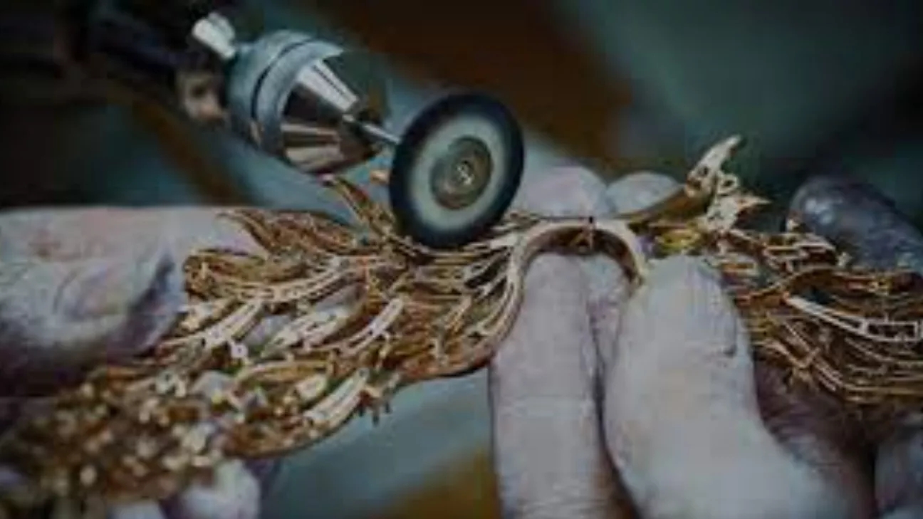 Amin's gold and silver manufacturing and repairs in Rasht