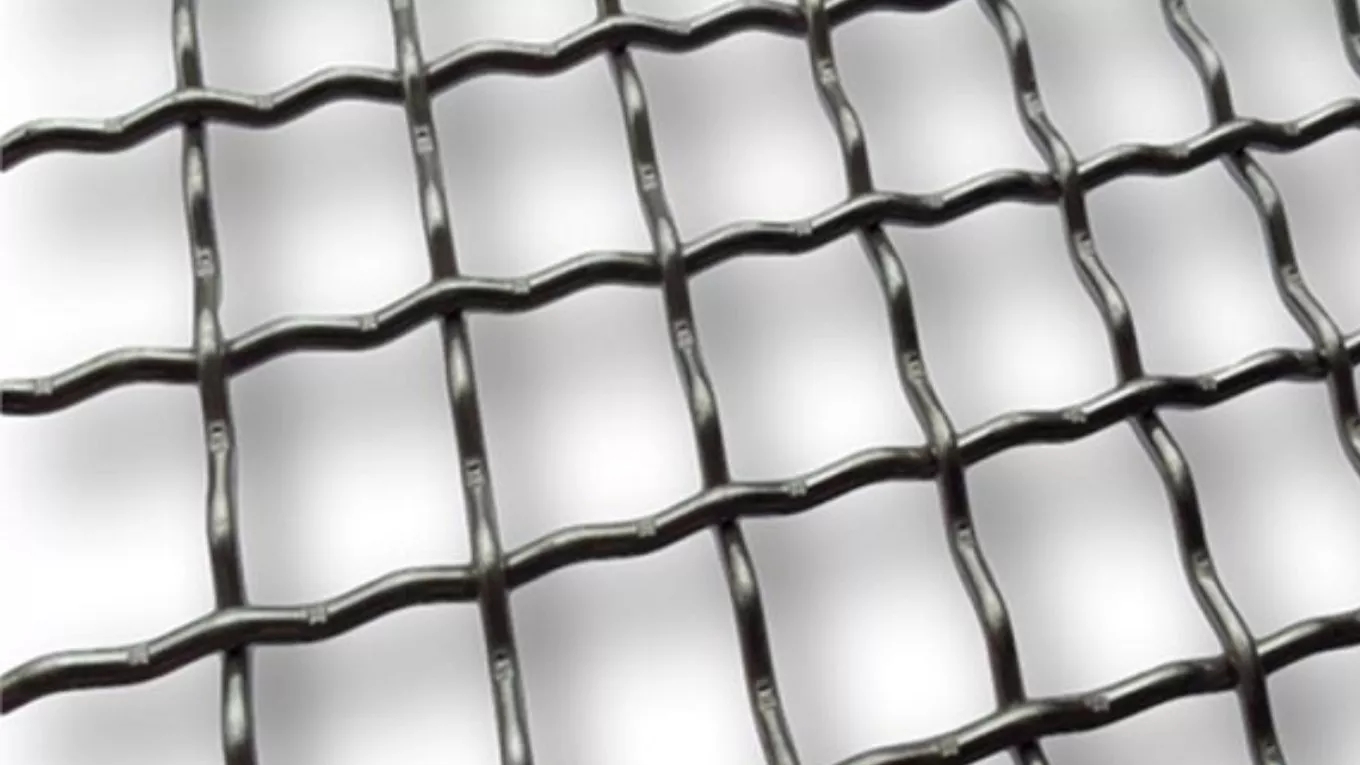 Manufacturer of all kinds of hot galvanized fences and fence bases with a fully automatic machine in Joibar Baft, Mazandaran