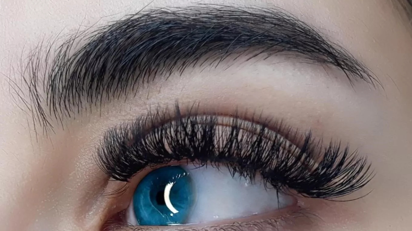 Sara Ahmadzadeh specialized eyelash transplant in Rasht
