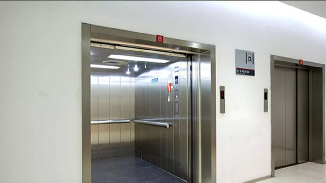 Irfan elevator cabin in Tehran