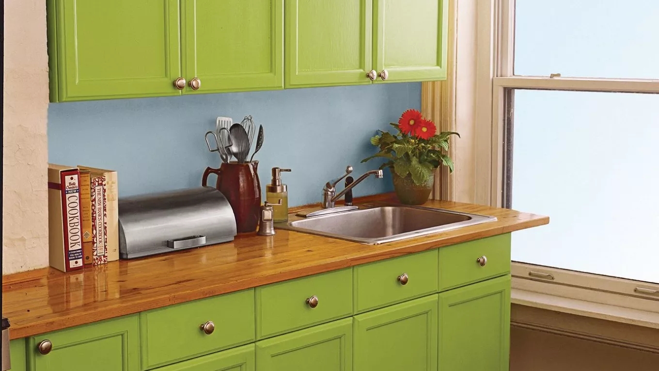 Painting static and decorative metal cabinet parts in Najaf Abad