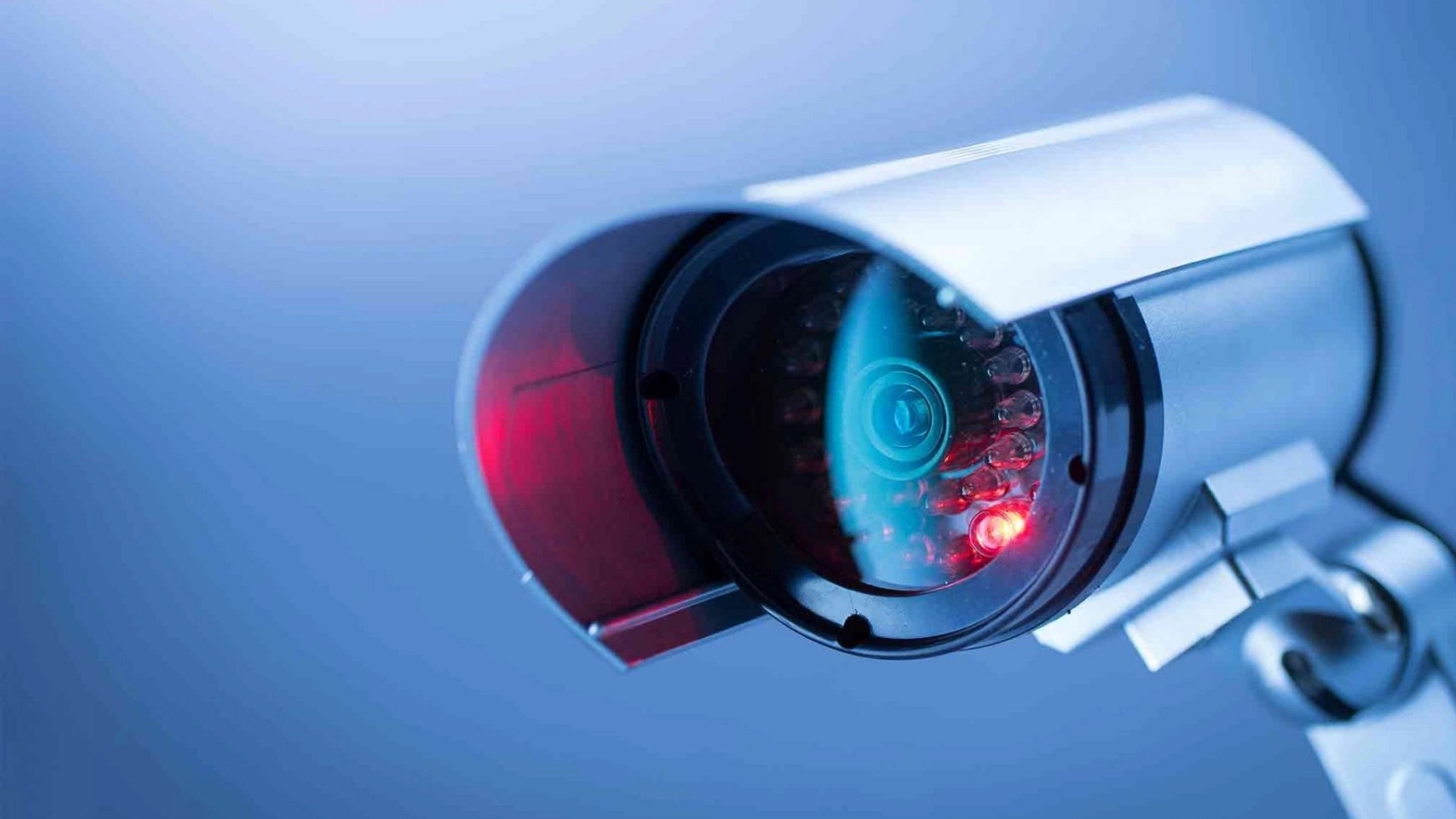 مركز توزيع وتركيب جميع أنواع الكاميرات الأمنية لشركة Caspian Security Watch في رشت جيلان