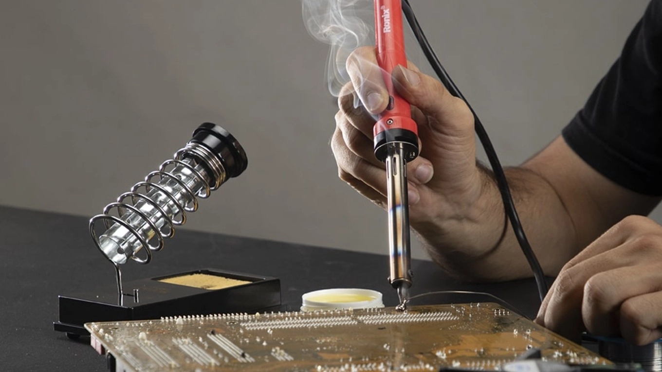 Introducing soldering tools and soldering training on the electronic board