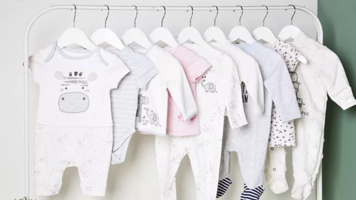 Buying baby clothes and its important characteristics