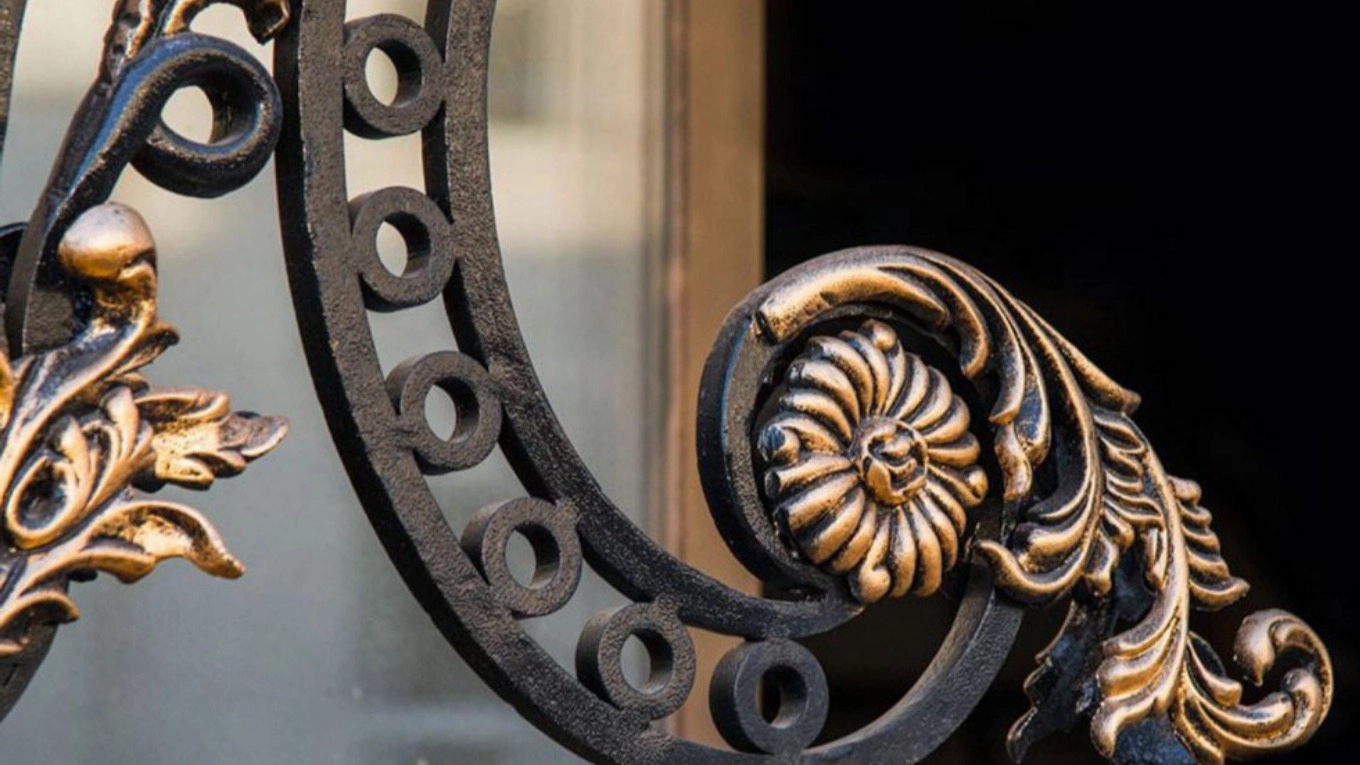The stages of making forged doors