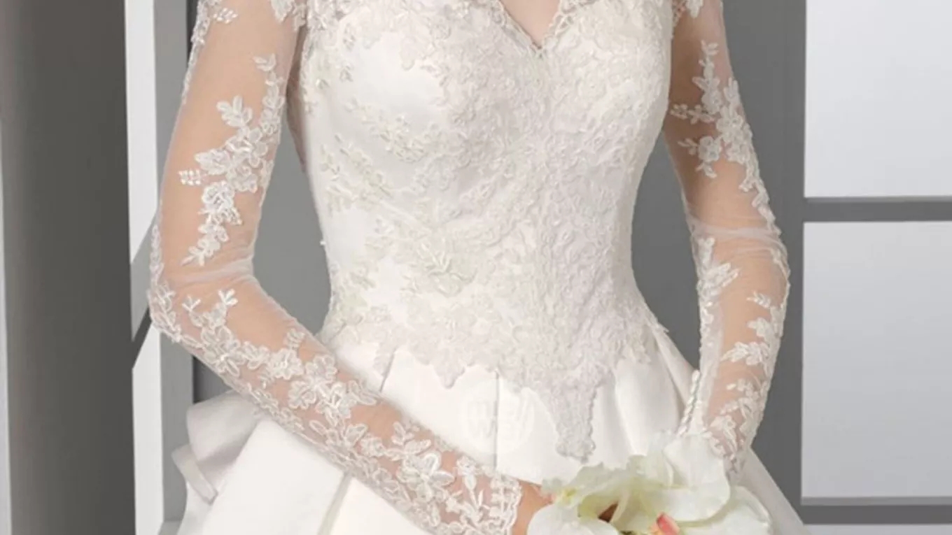 What is a lace wedding dress and the difference between lace and guipure