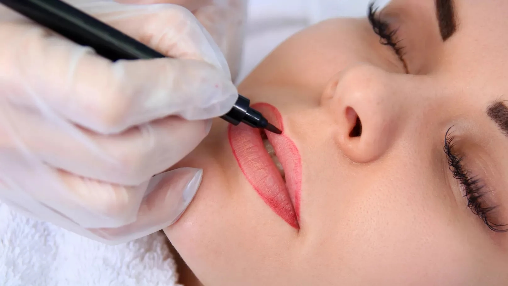 Permanent makeup or micropigmentation