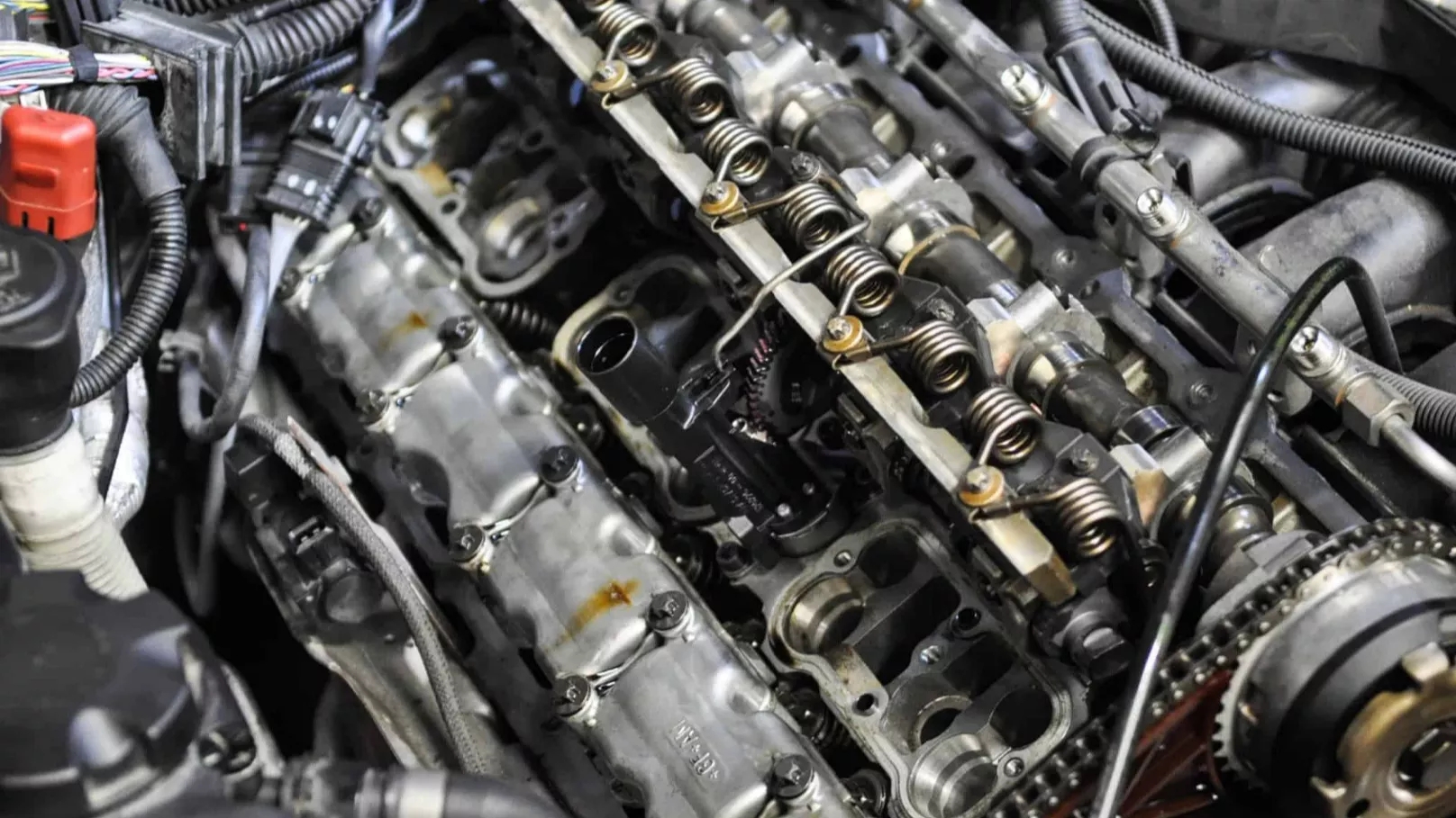 Types of car engine valve system