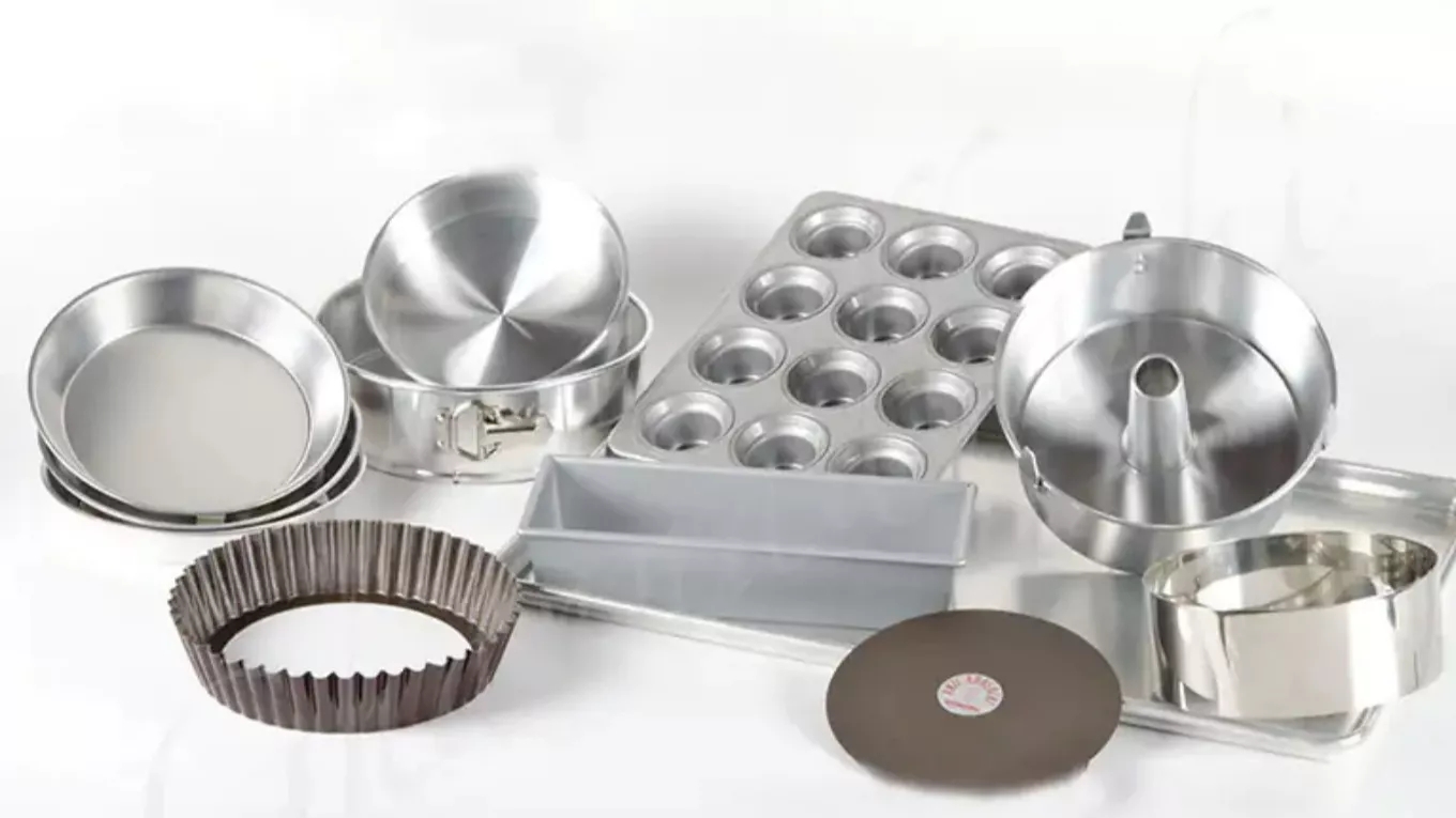 What is a cake mold and what is its use?