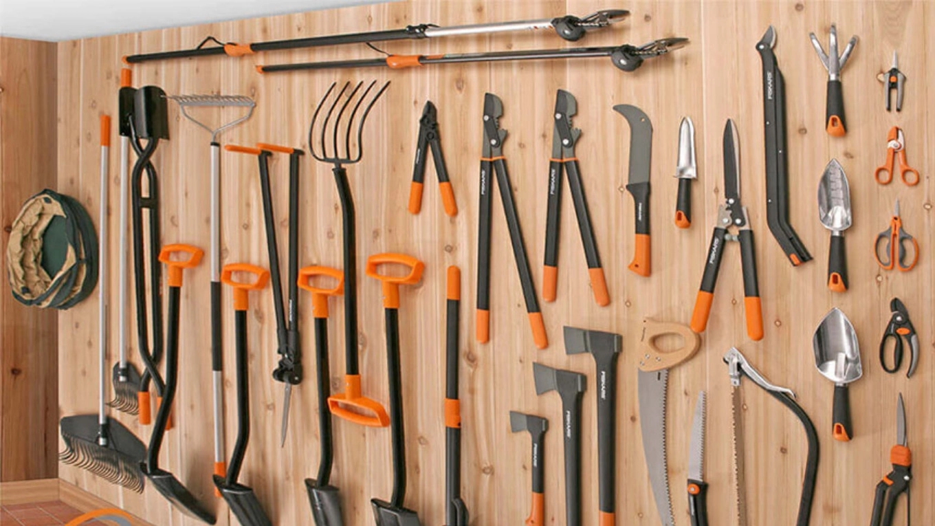 Agricultural industry and the importance of using agricultural tools and equipment in it