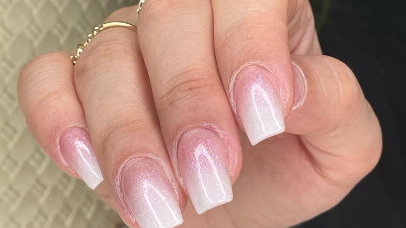 Snowflake nail implant services in Rudsar