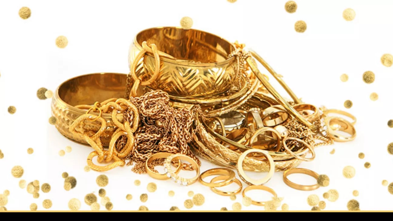 The psychology of wearing gold and jewelry