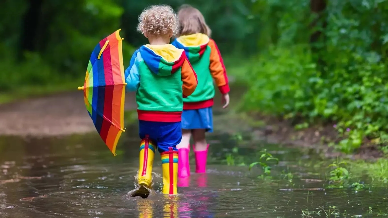 What colors are suitable for children's clothes?