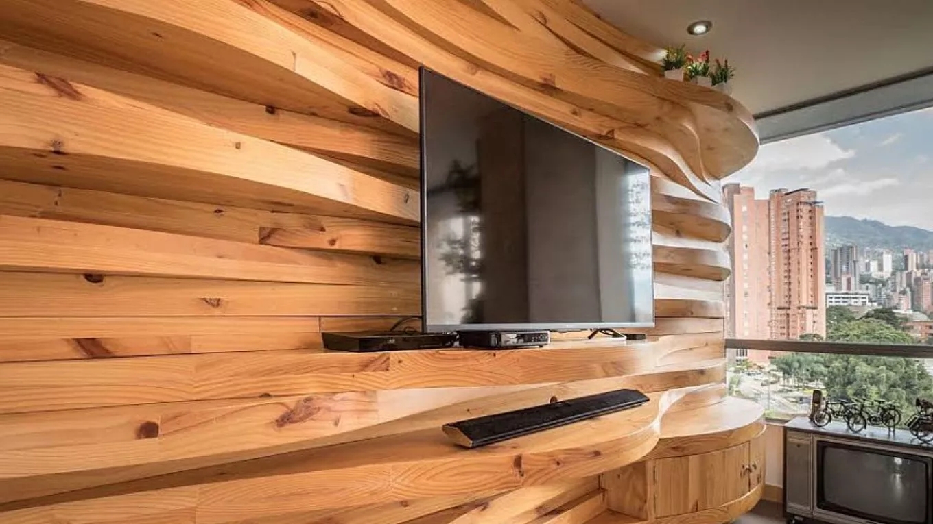 What is a wall hanging and what are its types?