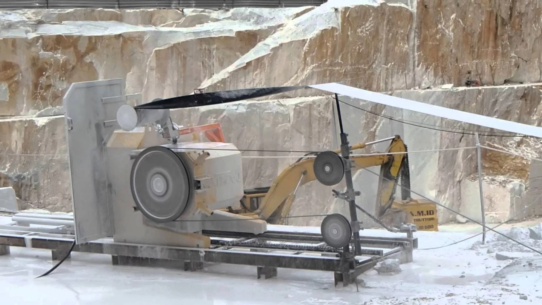 Construction stone extraction methods