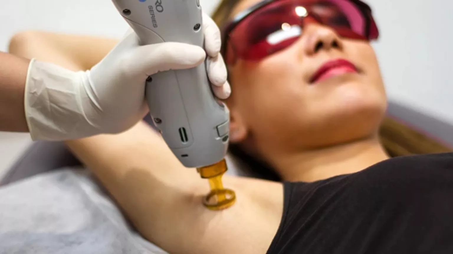 Comparison of Alex Deka laser device with Nablox