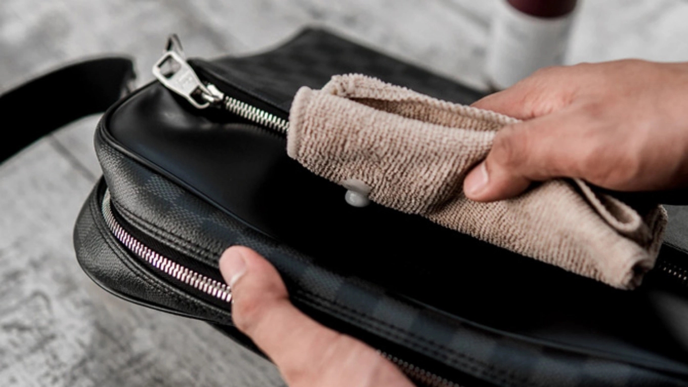 Methods of cleaning a leather bag with materials available at home