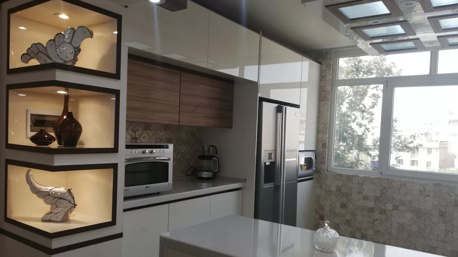 What is the difference between MDF and high glass?