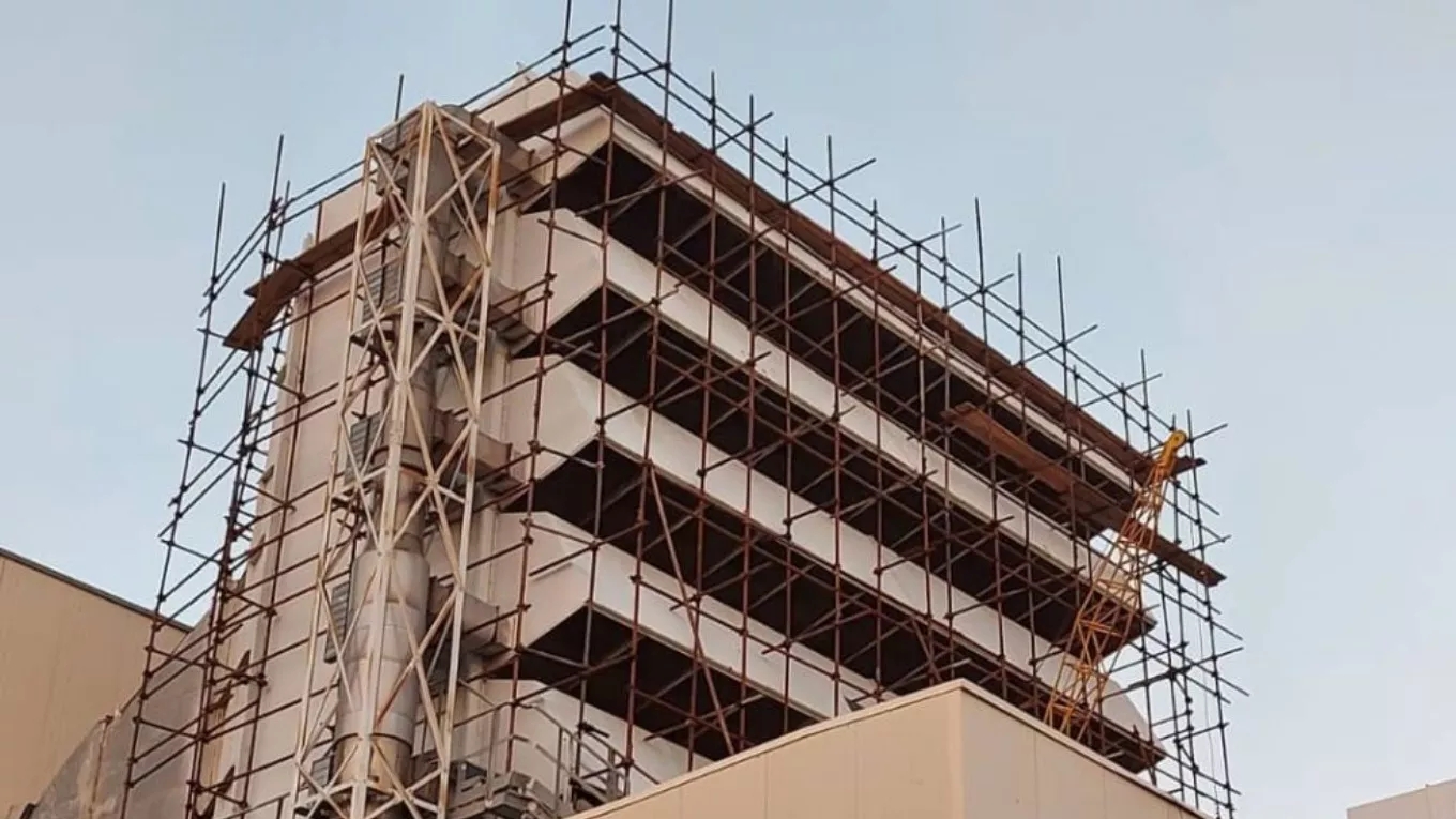 Metal scaffolding