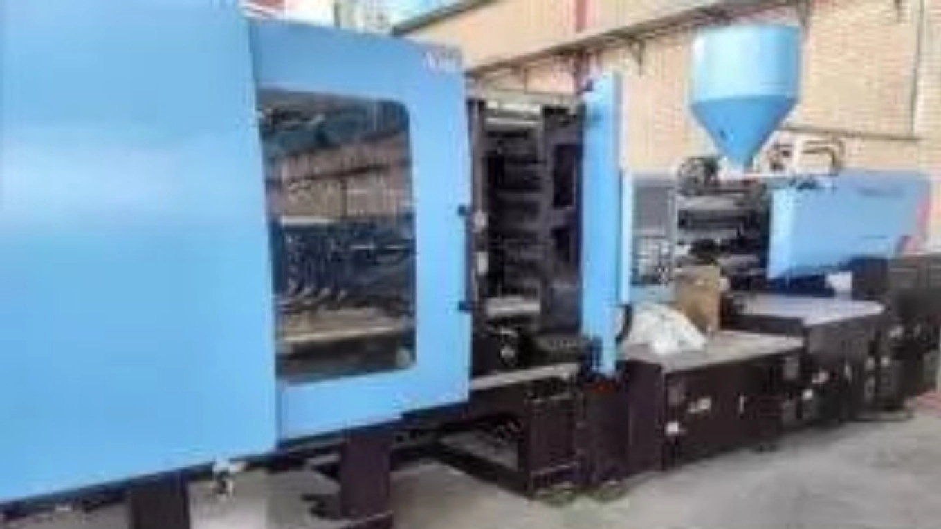 Buying and selling of plastic injection machines of Kahraman Nejad Industrial Group in Tehran