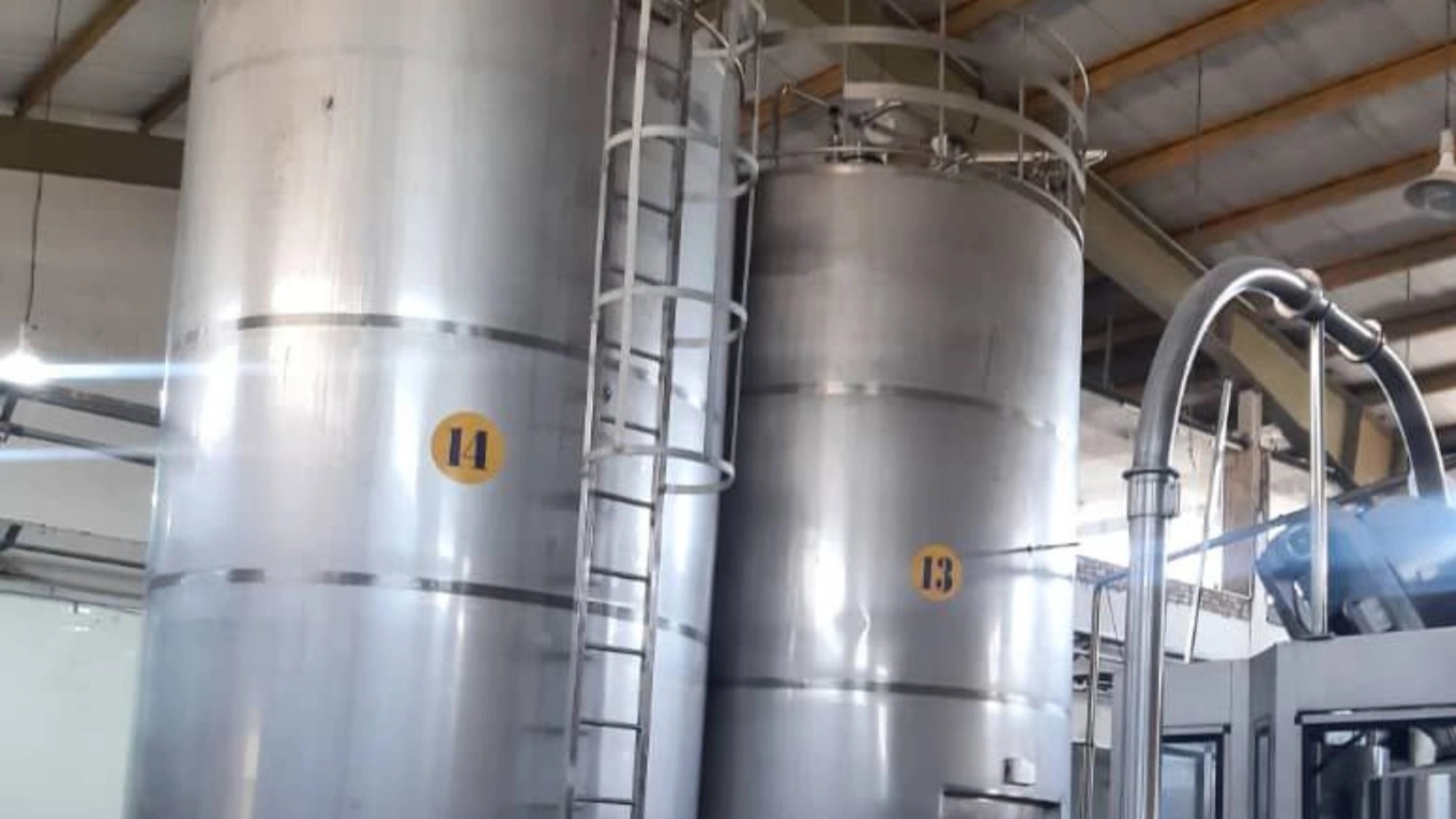 Steel tanks and application in food industry