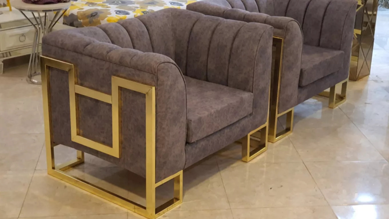 The most important difference between a metal base sofa and a wooden base sofa
