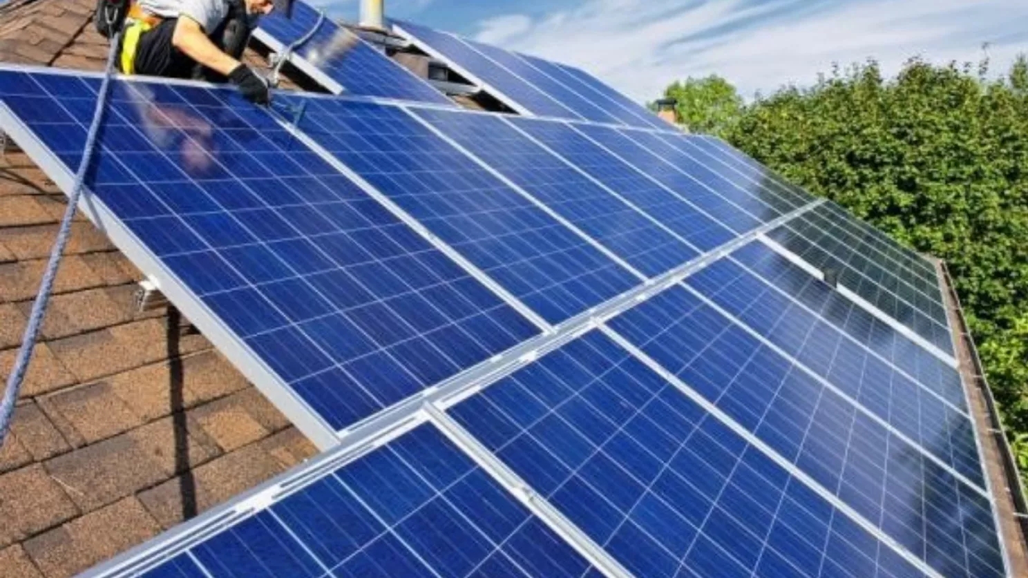 What is a solar water heater? Types of solar water heaters Its benefits and applications