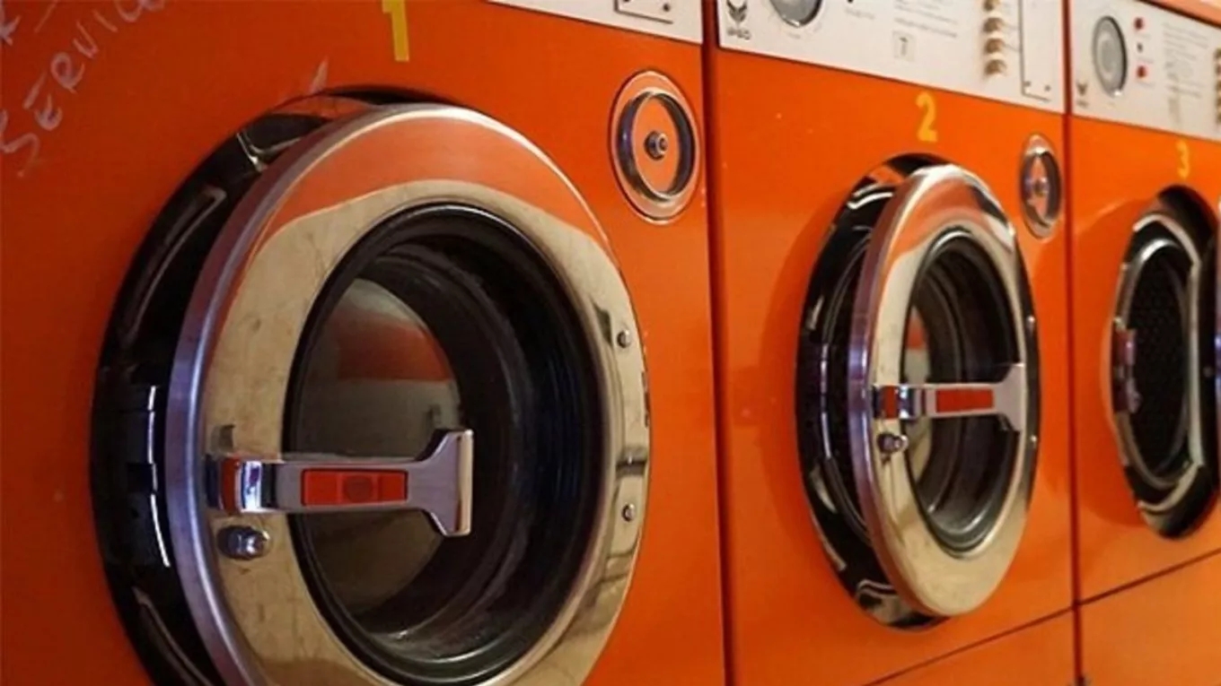 5 advantages of using a dry cleaner instead of washing clothes at home