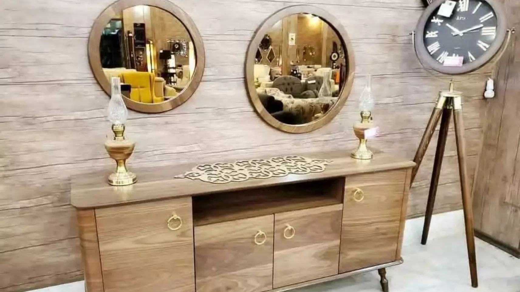 The best place to place a mirror and console